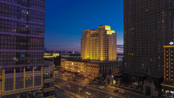 哈尔滨两家香格里拉大酒店携手推出"玩酷冰城"客房礼遇 打造丰富多彩