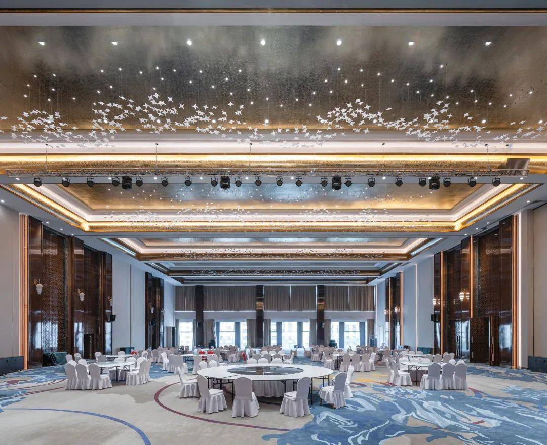 淄博东岳大厦简单的丰富性