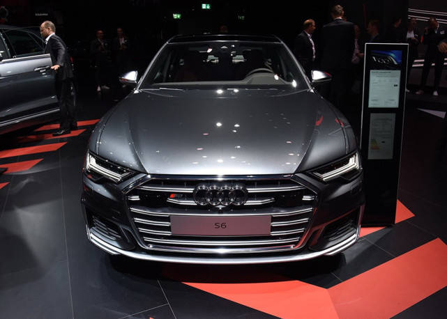 新鲜上市100万的奥迪a6全时四驱带空气悬架顶级货