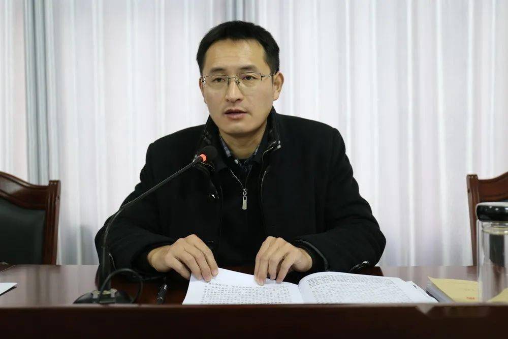 新街镇召开疫情防控工作部署会