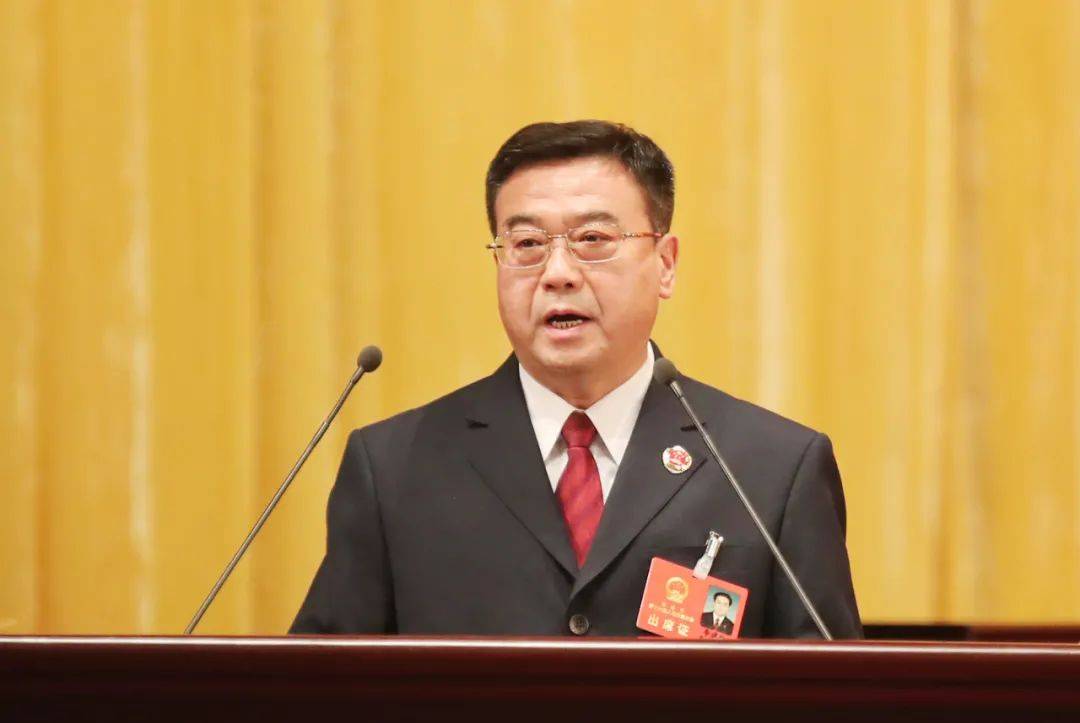 市十六届人大五次会议隆重开幕