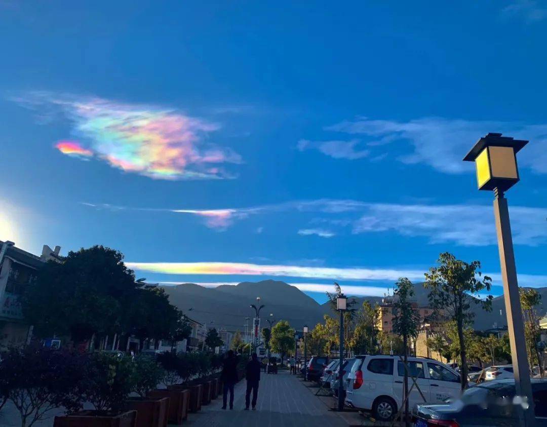 鹤庆:七彩云之后,雪花开万朵.