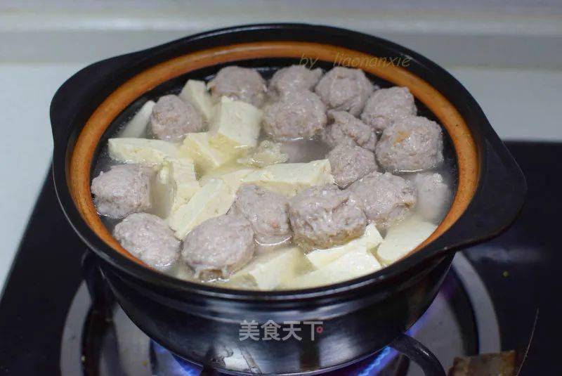 每天一道团圆菜 砂锅豆腐丸子:咕嘟嘟炖一锅,吃得超满足