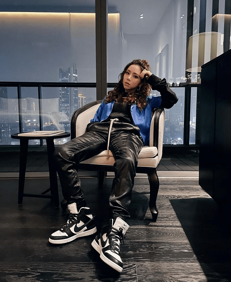 邓紫棋——ambush x nike dunk high刘雨昕——nike blazer mid77安