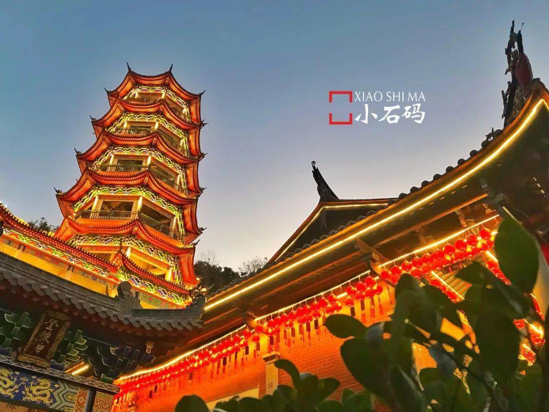 古林寺的万佛宝塔灯亮了_闽南