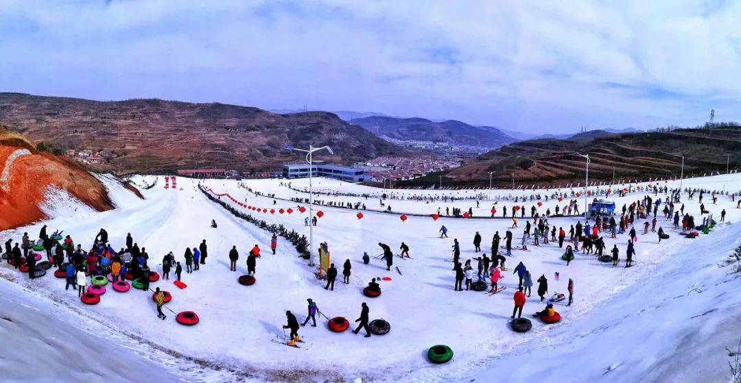 六盘山周沟滑雪场平日不限时通票(滑雪,雪圈,雪片等所有项目)仅售95元