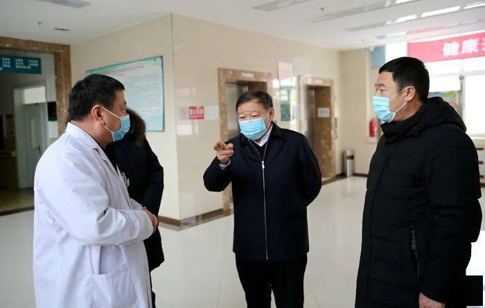 蒋长春在八五〇农场有限公司督导检查疫情防控工作并为职工群众送来