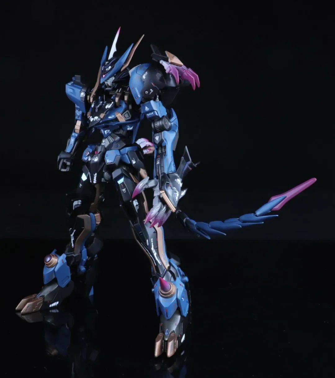 爆帅混改帝王异端双重铸型这样才够味