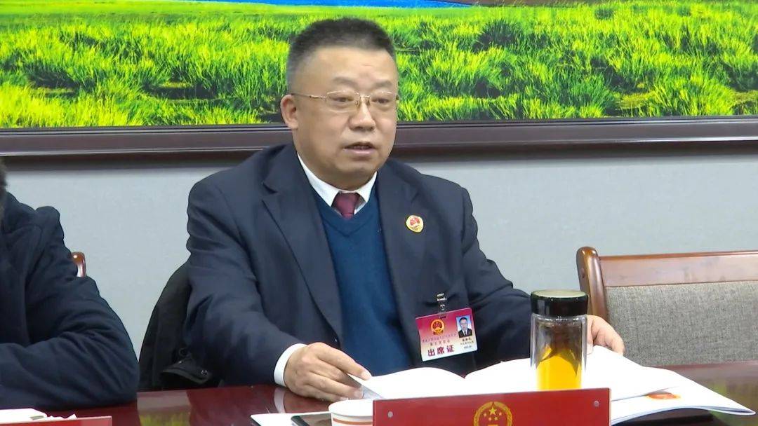 俞新民 今天上午听了王立奇市长作的政府工作报告,这个报告总结成绩