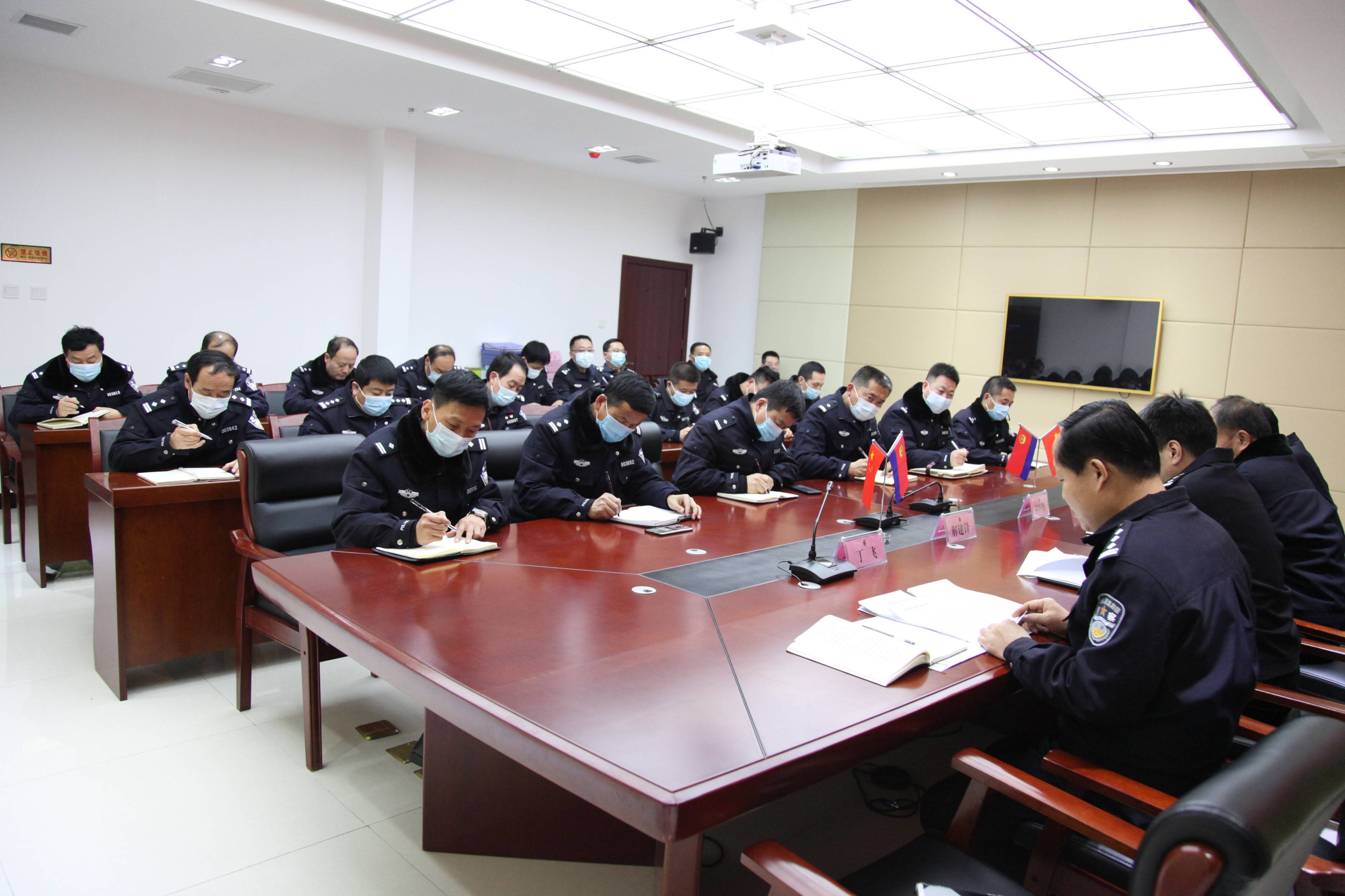 咸阳市旬邑县公安局召开冬季严打专项行动安排部署会