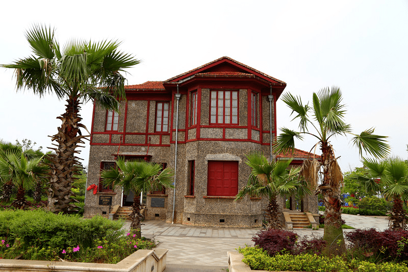 二日住宿推荐:回到九江市区住宿,推荐地有百家洲际大酒店,园洲大酒店