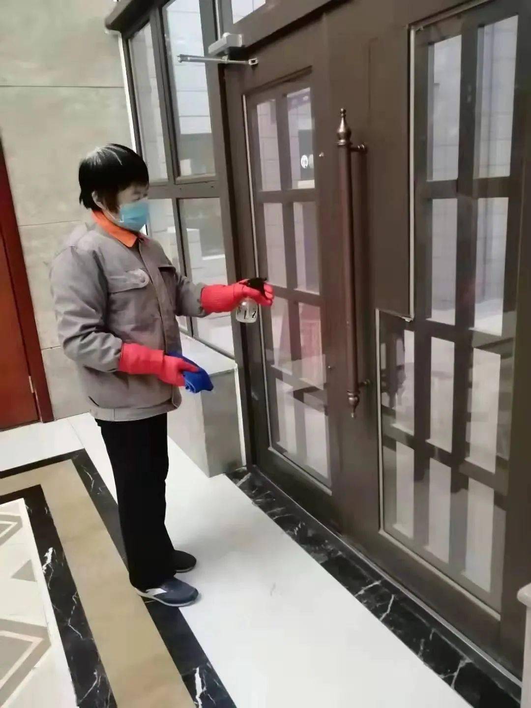 南海疫行人奥北物业的一天①小保洁的大责任