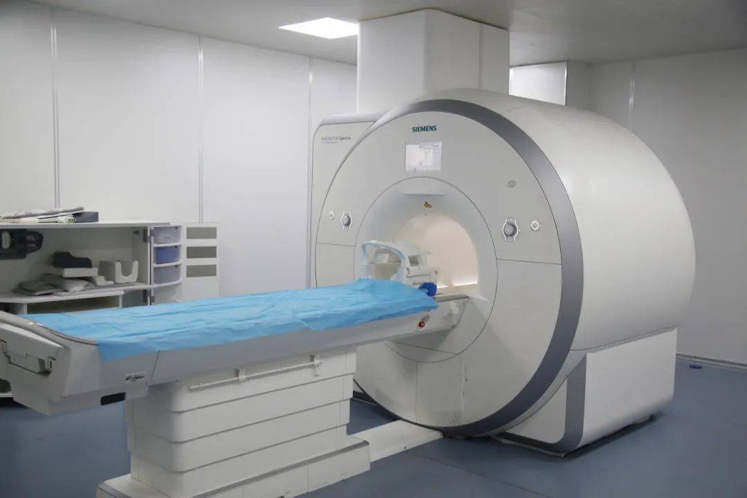 全市首台武安一院西门子30t超导磁共振正式投入使用