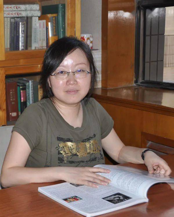 年仅48岁985大学教授因病离世