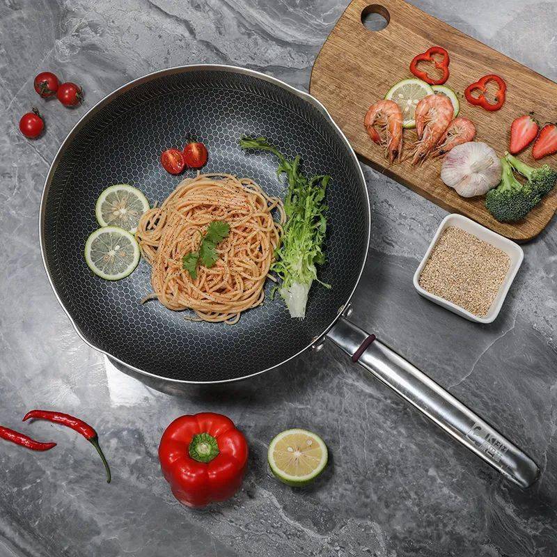 好物推荐 | 有"金刚不坏之身"的德国炒锅,铁铲伤不了它,炒菜还不粘!