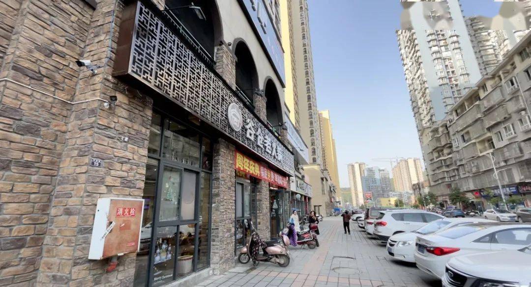 地址:太空路(风尚名城旁 给力网吧旁)- end -69图 文:何艺佳摄 制