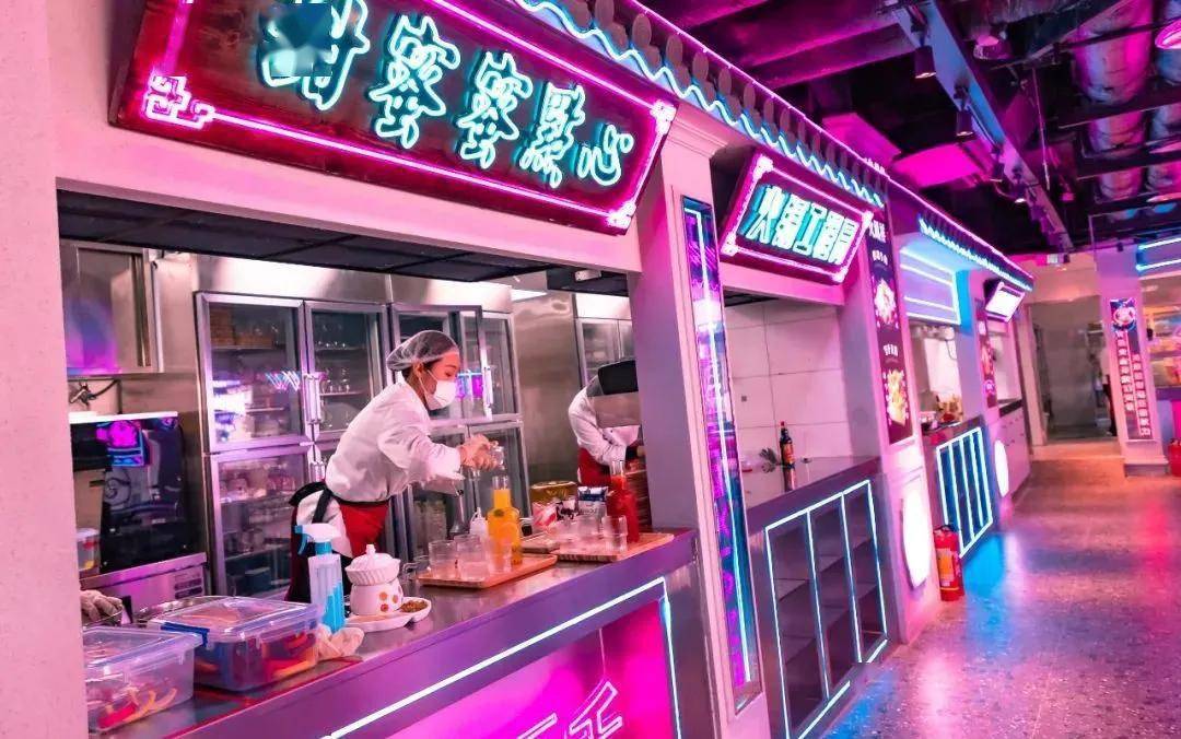 郑恺开的火凤祥鲜货火锅升级换风格了民国风变赛博朋克