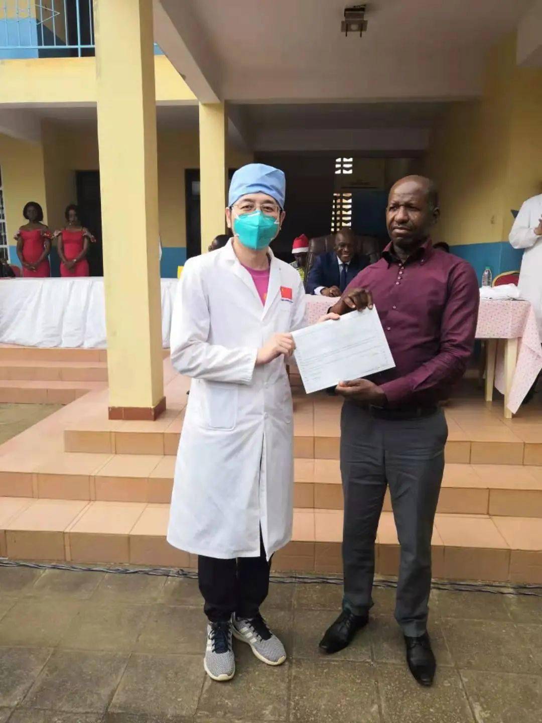 长医喜讯我校援非医疗队员解瑞获受援医院表彰