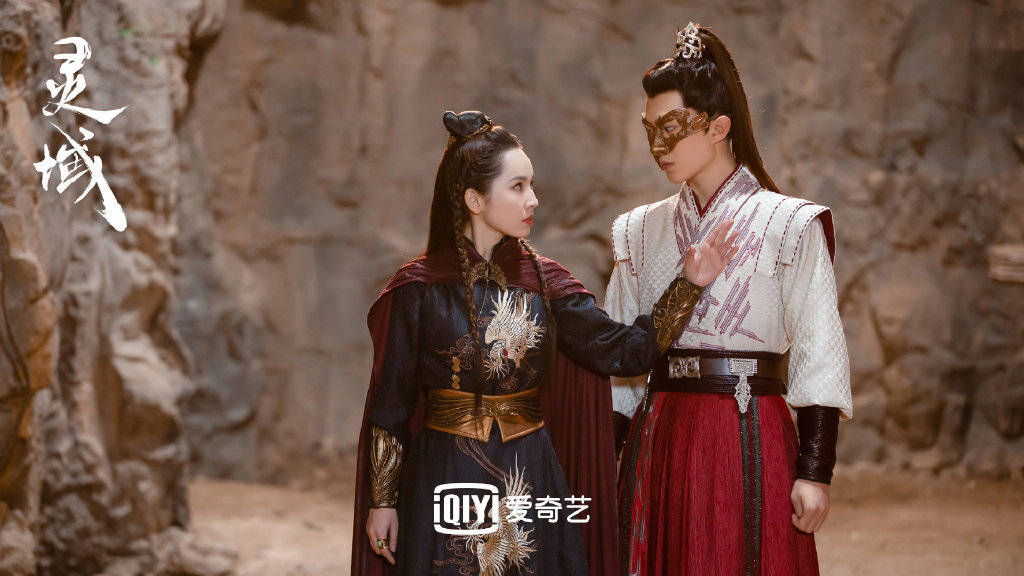 范丞丞《灵域》花絮视频及剧照送达 打戏受伤也没在怕的烈烈子坠棒