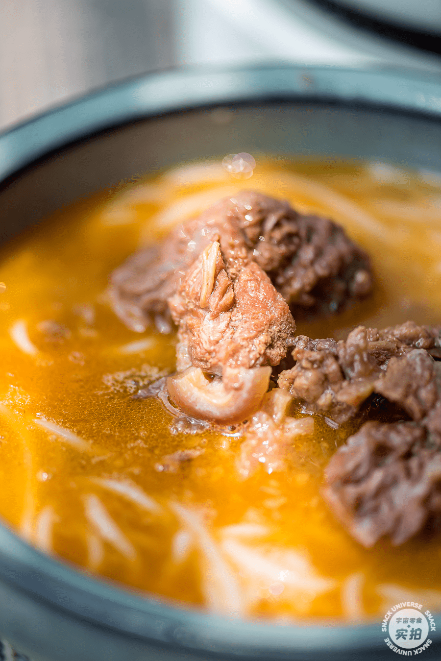 汤底: 5小时牛骨慢熬