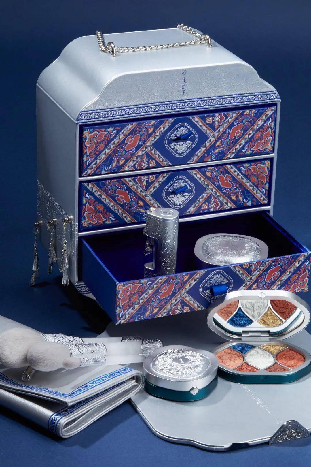 花西子×苗族印象包装设计