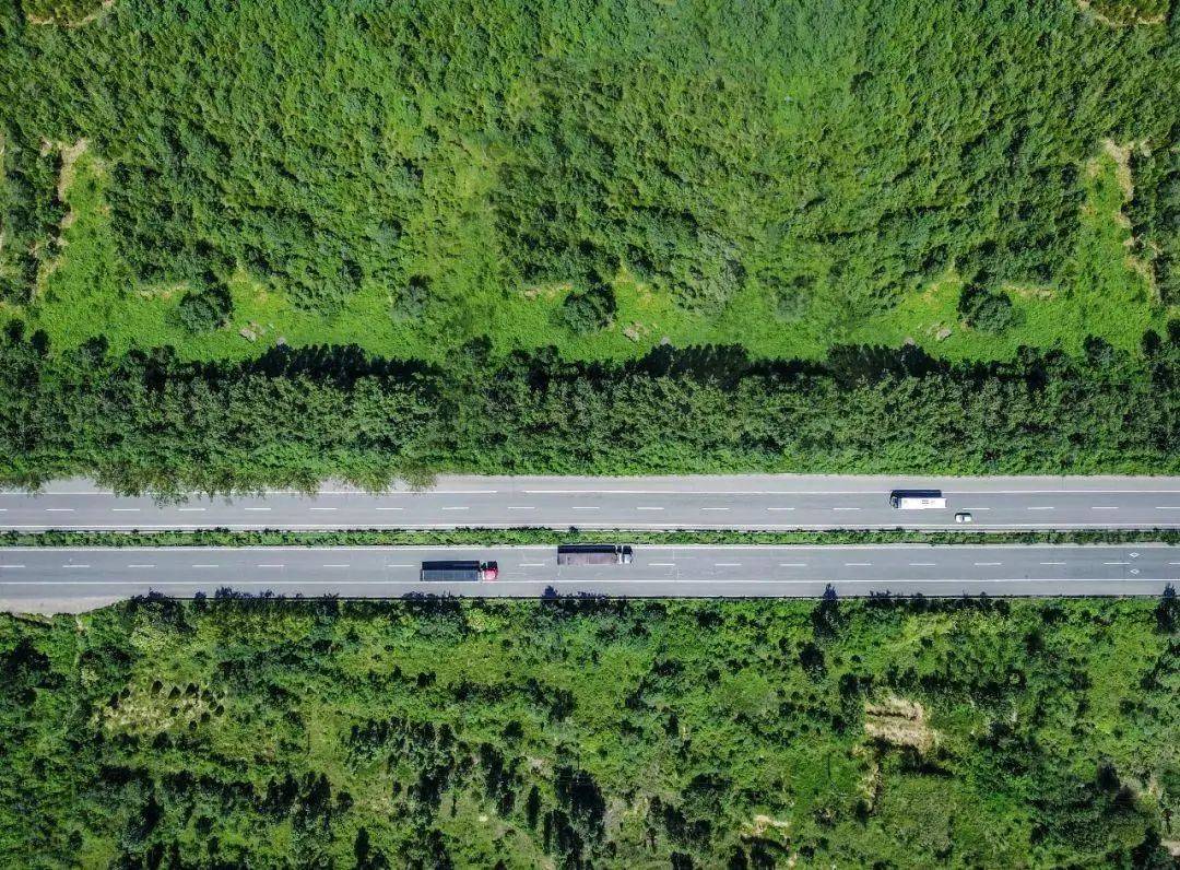 六纳雍高速公路岩脚段图片