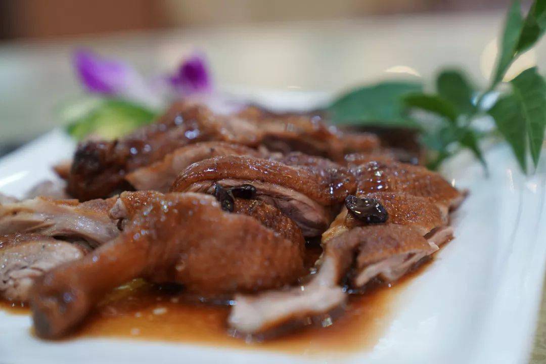 粤菜云聚郁南黄皮鸭让美味在舌尖流淌