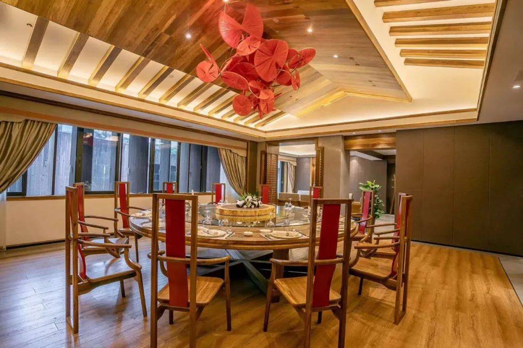 水井黉馆成都瑞吉酒店·宴庭麓湖游艇俱乐部麓轩餐厅辛厨房·辛悦槐轩