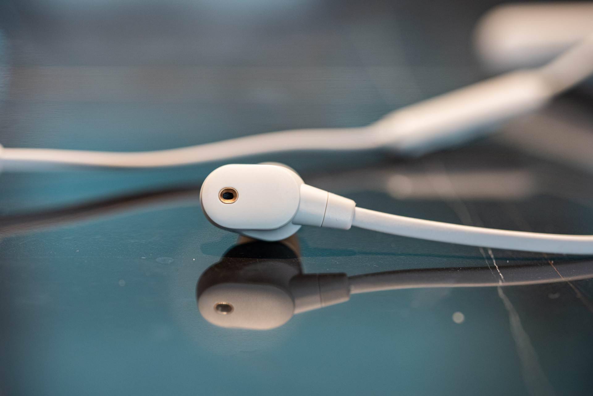 综合均衡的旗舰级无线降噪耳机,简评索尼wi-1000xm2