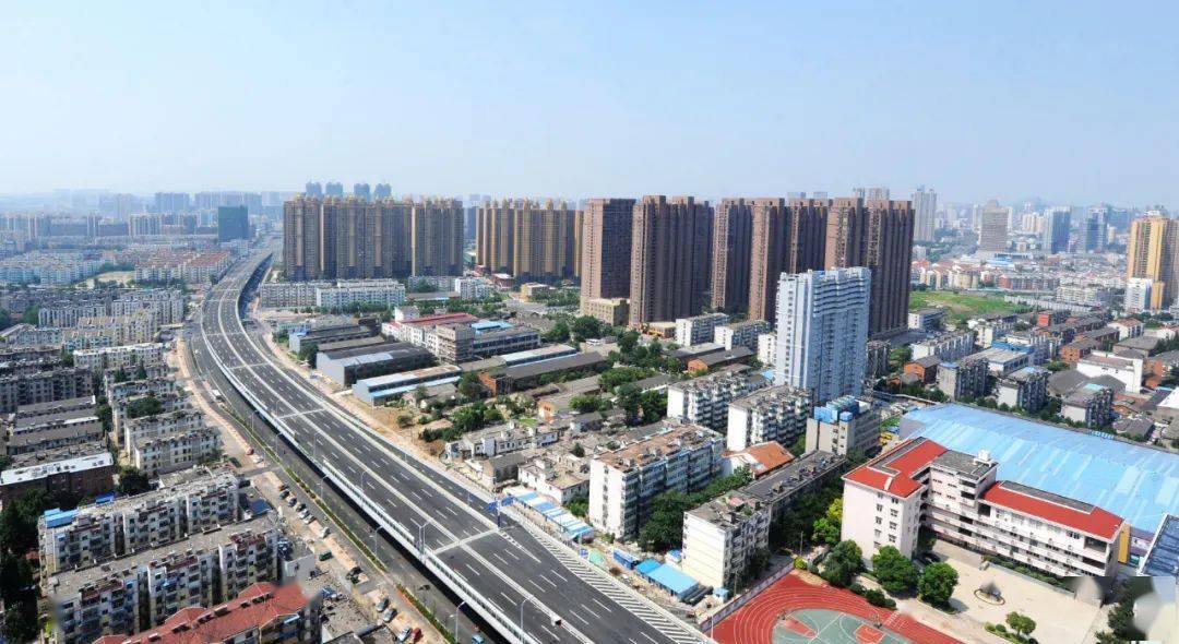 三里街街道:凝心聚力攻坚克难 真抓实干再绘蓝图