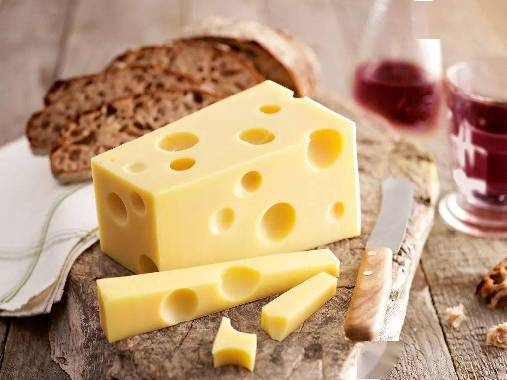 奶酪选购指南 | 从奶酪的营养价值、品种，到如何选购奶酪 - 买错了