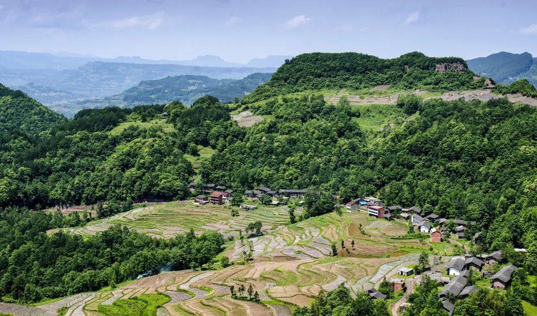 重庆多少人口2021年_2020年人口多少亿(3)