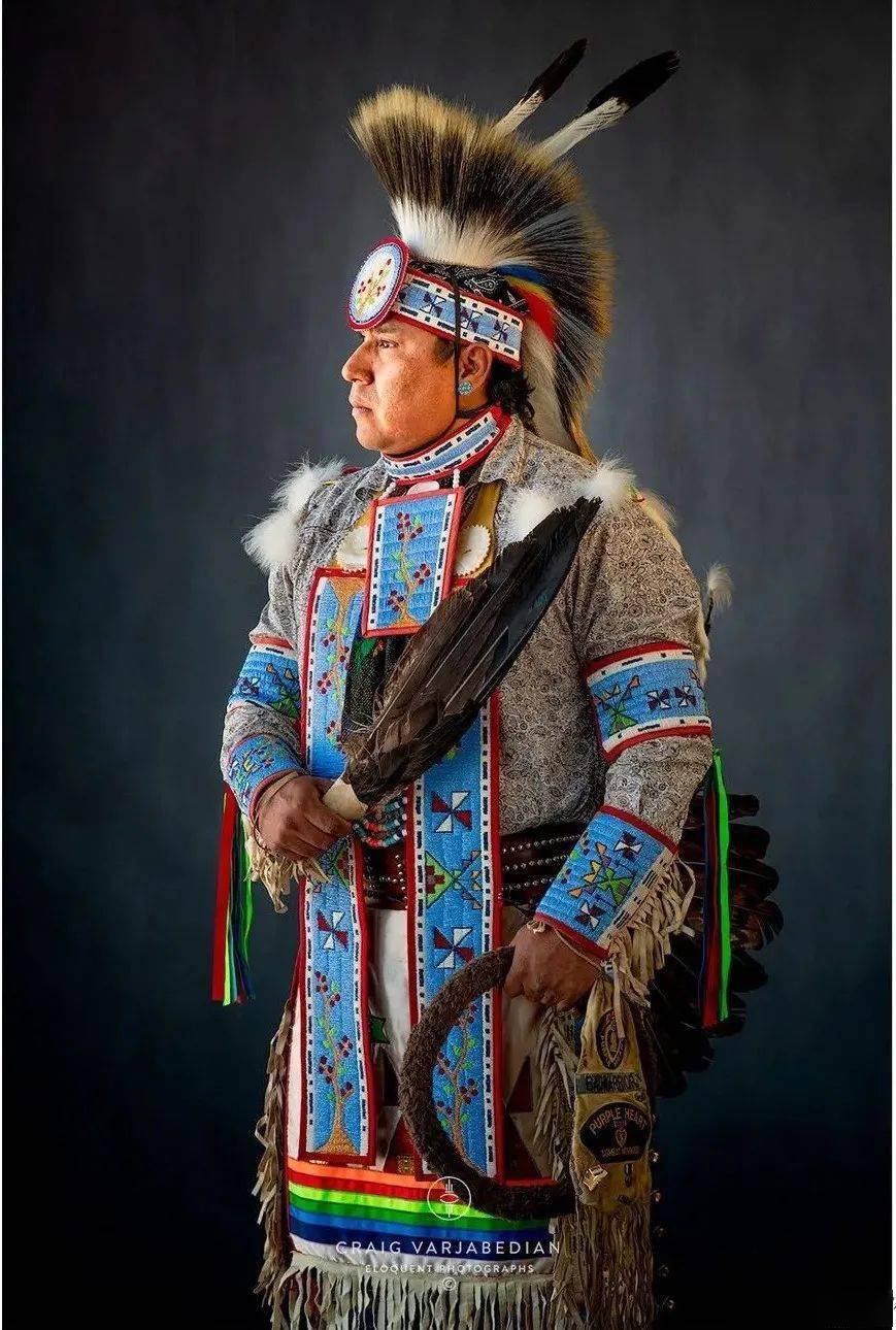 摄影师镜头下绚丽多彩的印第安传统服饰