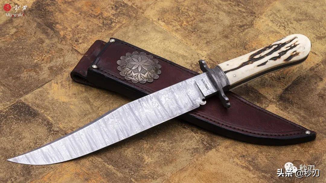 "牛仔博伊"全长34.5厘米左右,刃长22.5厘米,裸重382克.