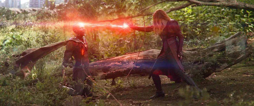 然而已经获得时间宝石的灭霸,却使用其力量倒转了时间.