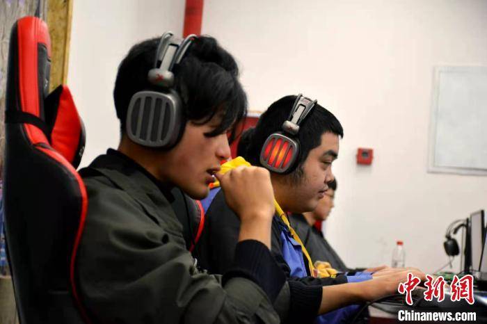 机构|“劝退”九成学员后 这个电竞培训机构的电话被打爆了