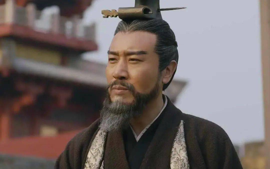 这个男人至今万众膜拜,其实是三国最大"伪君子"?_刘备