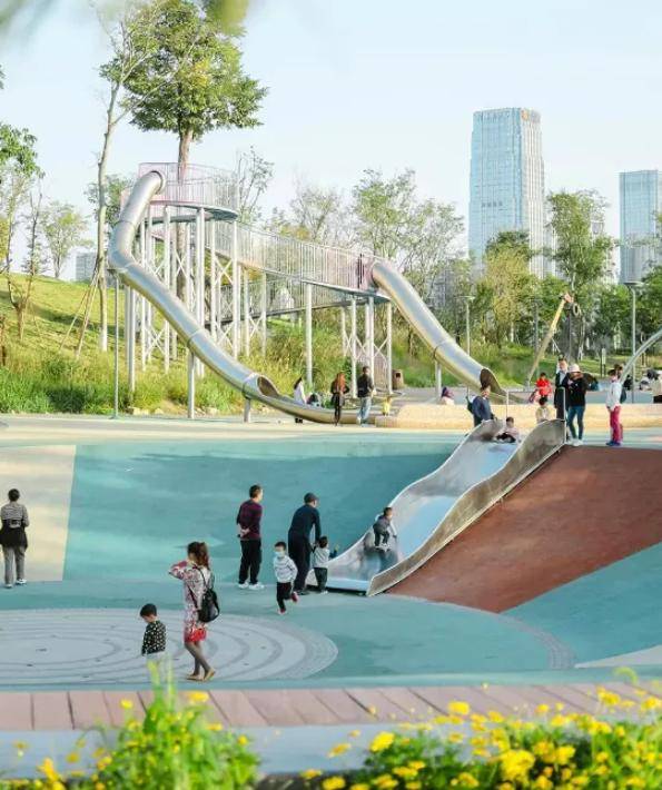 释放天性这里不仅有5米滑梯,蹦床,沙坑——桂溪生态公园!
