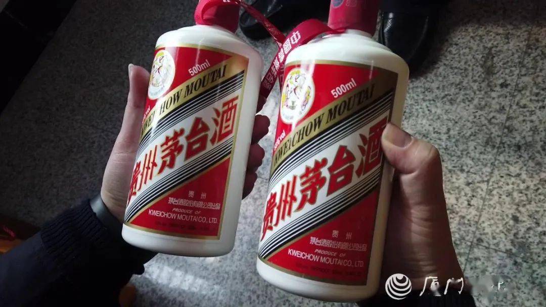 自带4瓶飞天茅台进餐,喝到的却是假茅台!厦门破获40万元盗窃名酒案