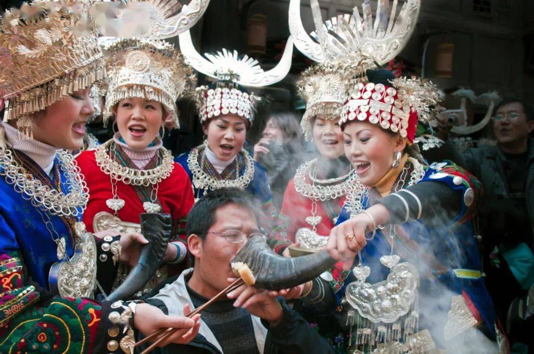 3,酒歌又称"大歌",苗民世世代代传承的诗歌,是苗族古文化的光辉结晶