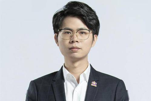 sk获最佳教练官博沦陷了网友怒喷拿了满级号运气好罢了