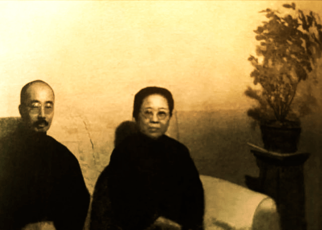 周作人:逃避半生只为找一张安静书桌,其兄鲁迅对他只有一字评价_周介孚