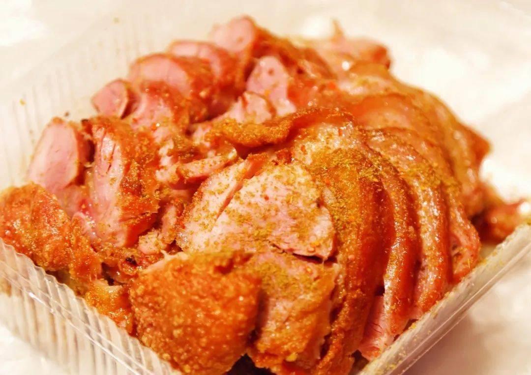 在卧虎藏龙的芦庄菜场,龙门飞蹄这个初出茅庐的小子只凭一道香炸椒盐