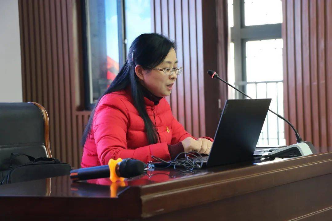 1月27日下午,中共宁波市鄞州区惠风书院党支部在惠化楼报告厅召开2020