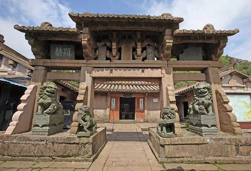 圣井山杜鹃花海圣井山名胜风景区由圣井山,景福寺