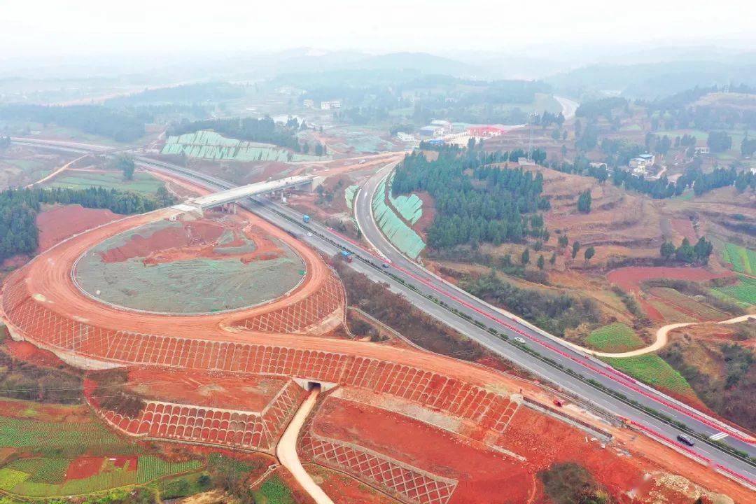 预计5月达到通车条件g93遂绵高速公路龙凤互通式立交项目顺利推进