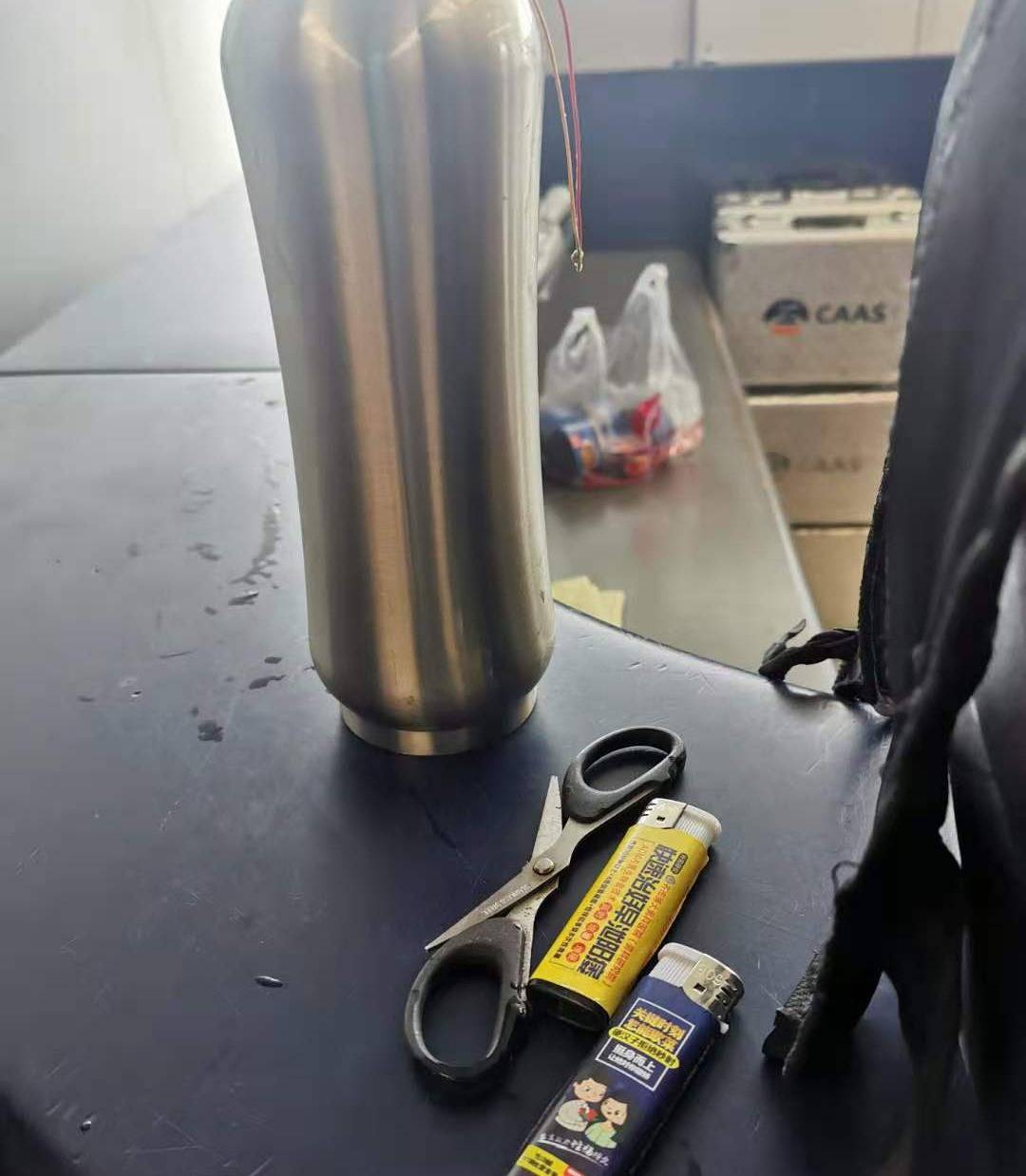 最高罚5000元乘客变着花样藏打火机过安检都被警察识破