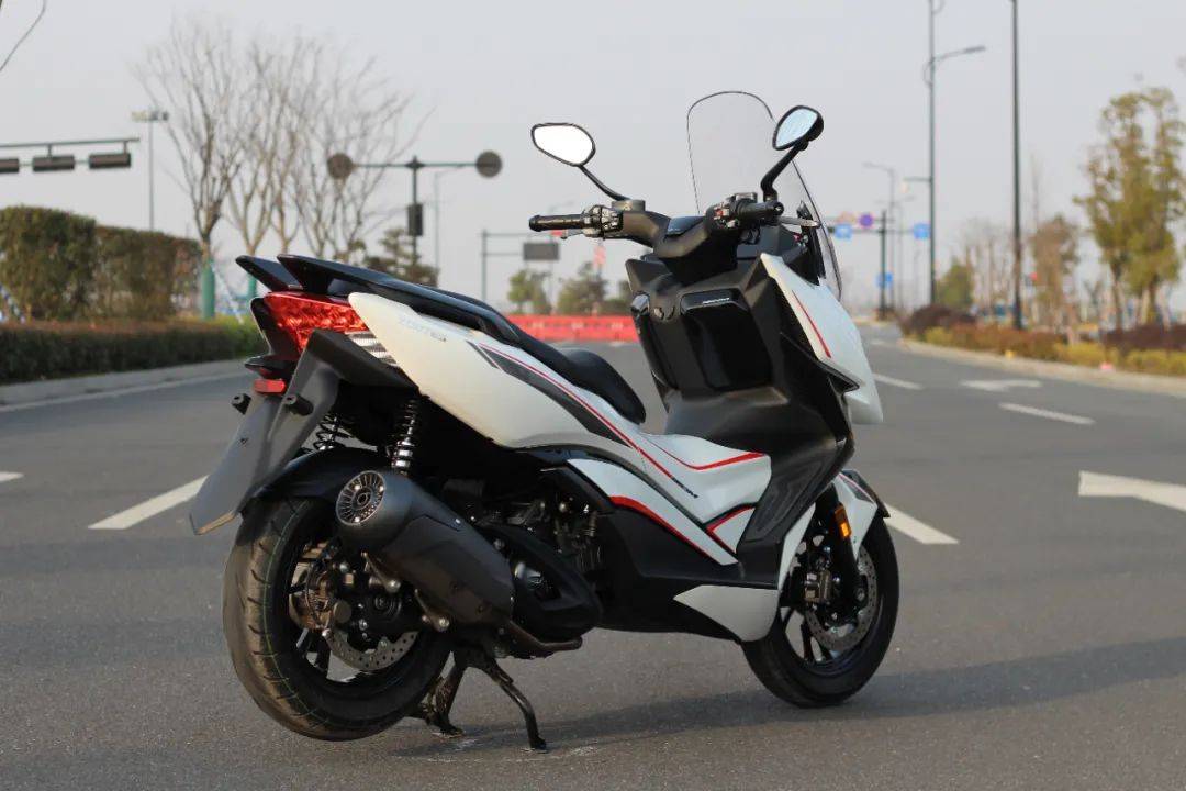 市售秒天秒地的升仕310m实拍细节百公里实测74s