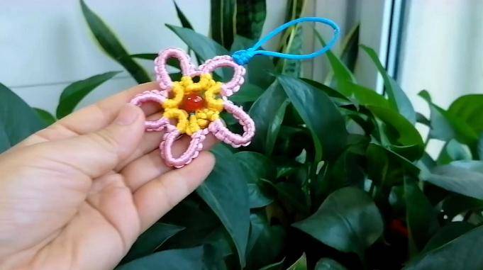 花朵挂件编织教程中国结5号线简单易学的花朵挂件编法
