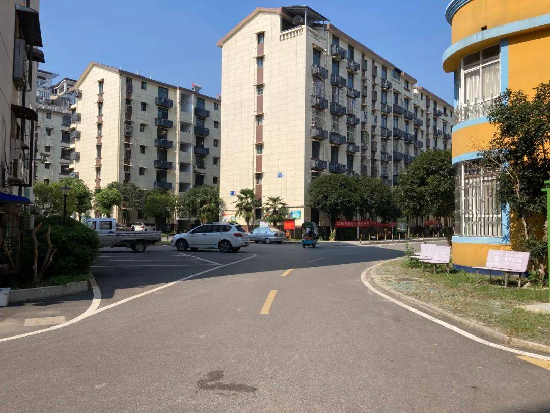 戏院"搬"进小区,仿古屋檐"爬上"状元楼……"美颜模式"下的武汉老旧小